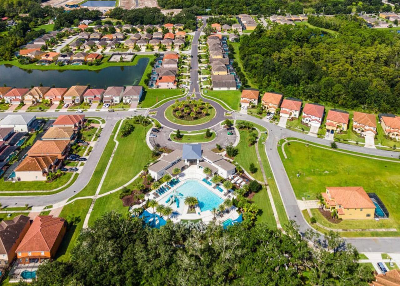 Stunning 9Br Home - Family Resort With Private Pool, Hot Tub, Games Room And Bbq! Kissimmee Buitenkant foto
